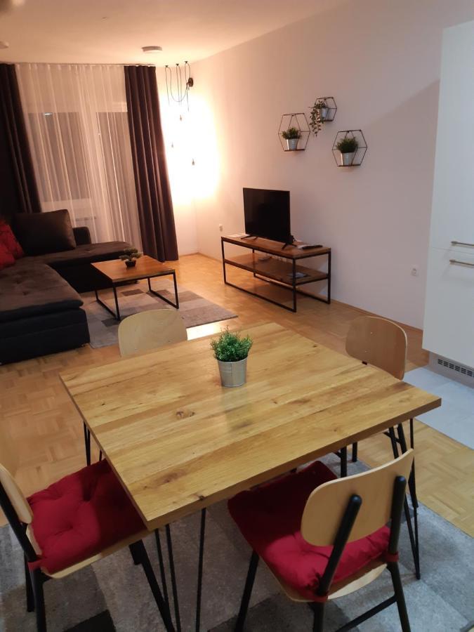 For5 Leilighet Ðakovo Eksteriør bilde